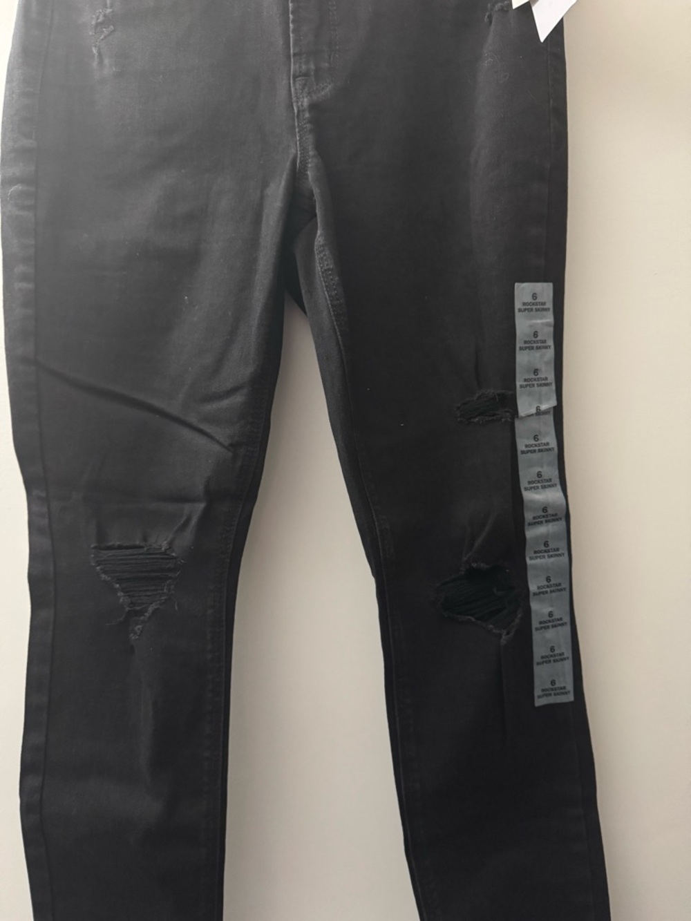 Old Navy Black Rockstar Super Skinny Jeans - Picture 3 of 10